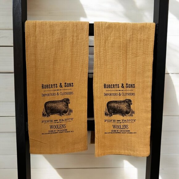 Pair of Kitchen Towels~ EUC~ Gauze Material With Sheep~ Displayed Only - Picture 1 of 3